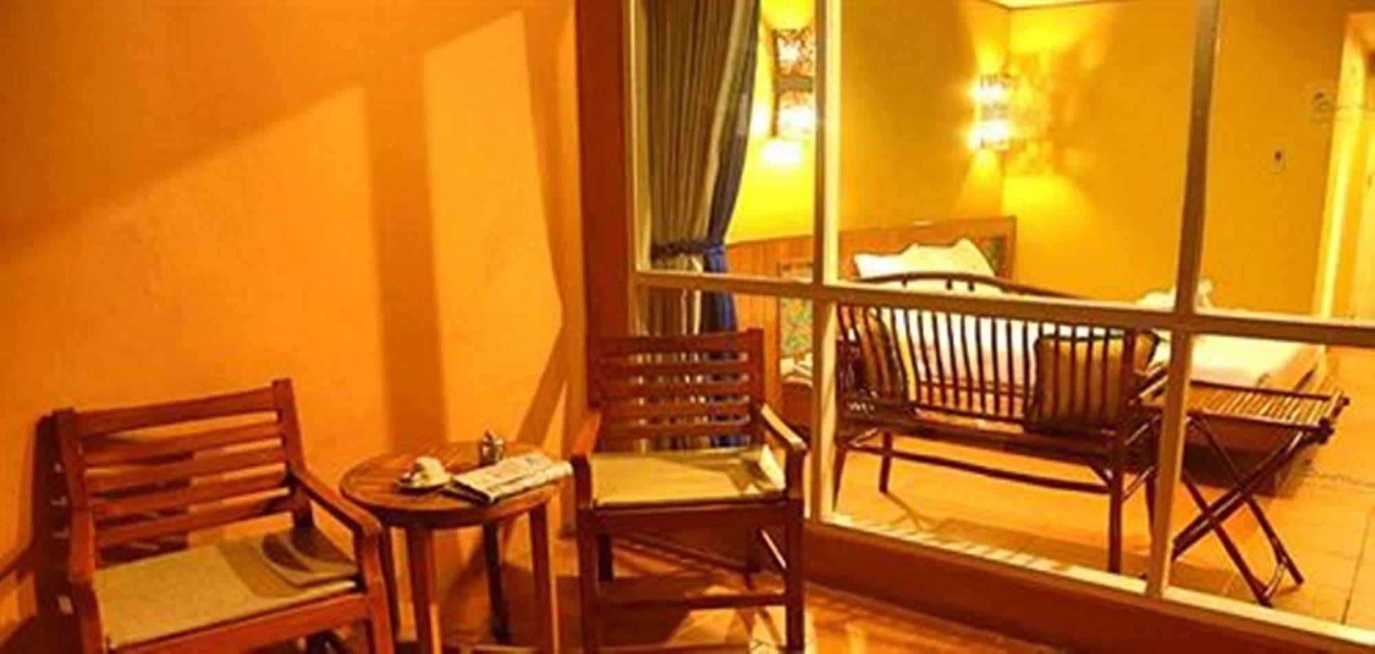 Loma Resort & Spa Pattaya Esterno foto